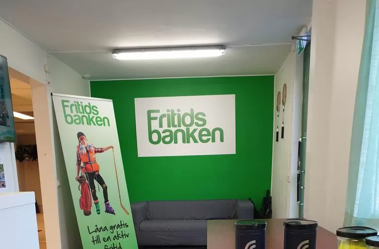 Fritidsbanken in Upplands-Bro will open in the fall of 2024. But during the summer, they are running a pop-up in a series of venues around the municipality.