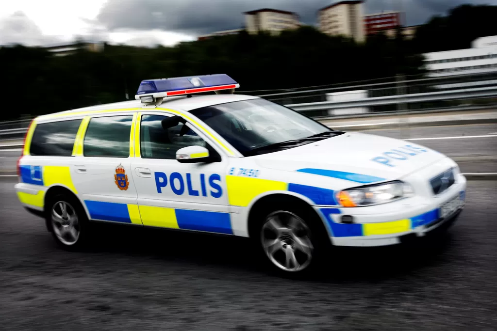 Ung Man Död Efter Skottlossning I Sollentuna | Mitt I